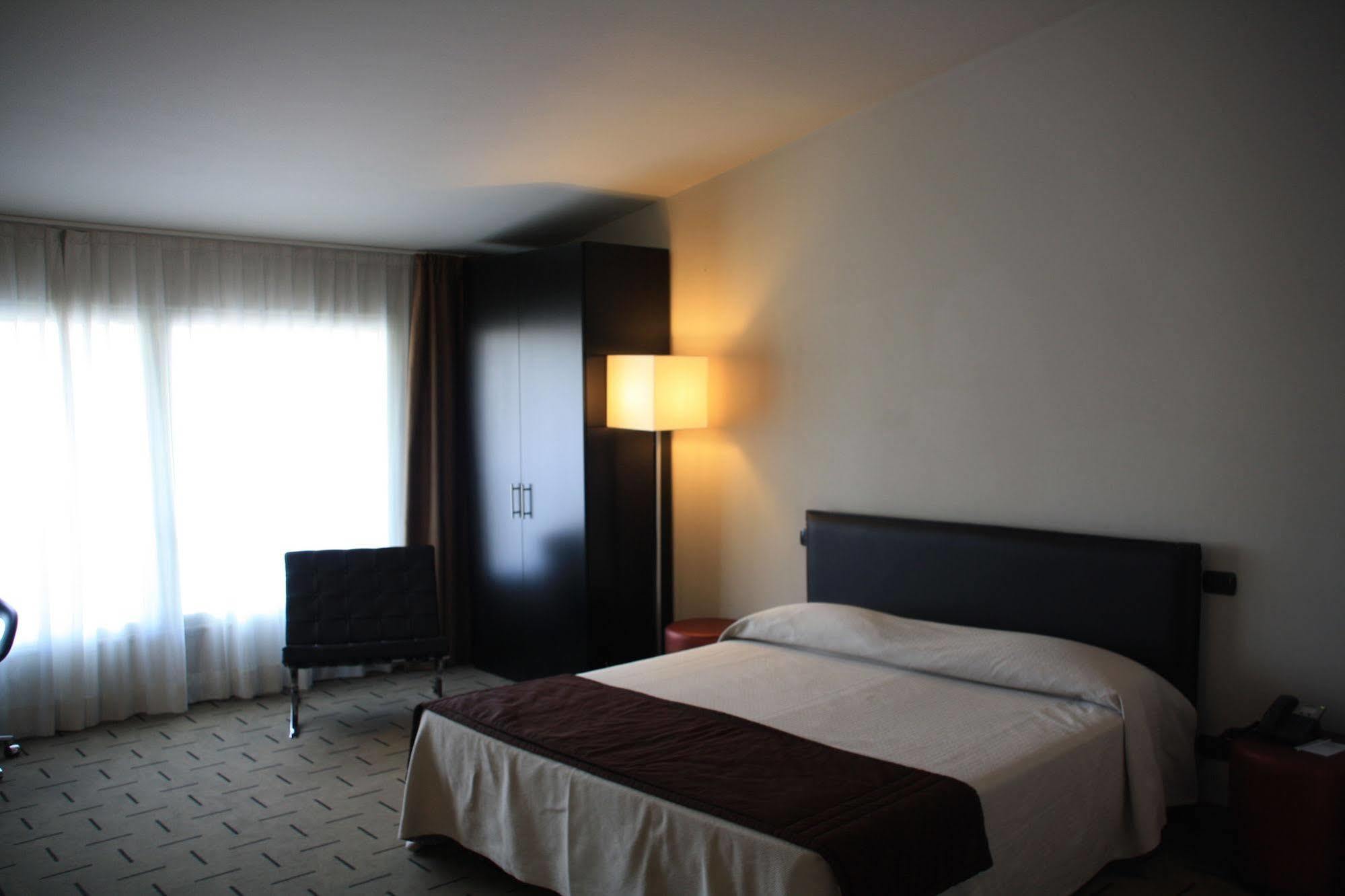 Hotel Continental Cremona Dış mekan fotoğraf