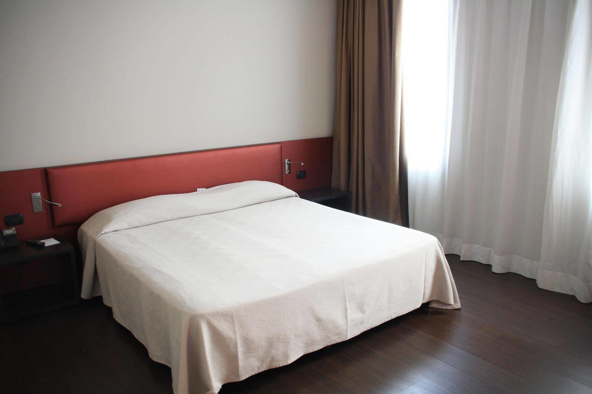 Hotel Continental Cremona Dış mekan fotoğraf